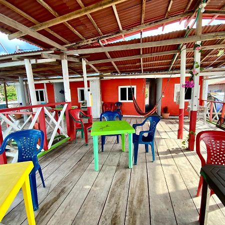 איסלה מוקורה Hostal Paraiso מראה חיצוני תמונה