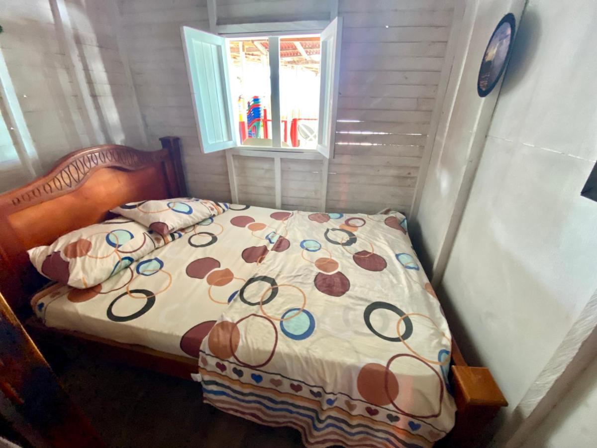 איסלה מוקורה Hostal Paraiso מראה חיצוני תמונה