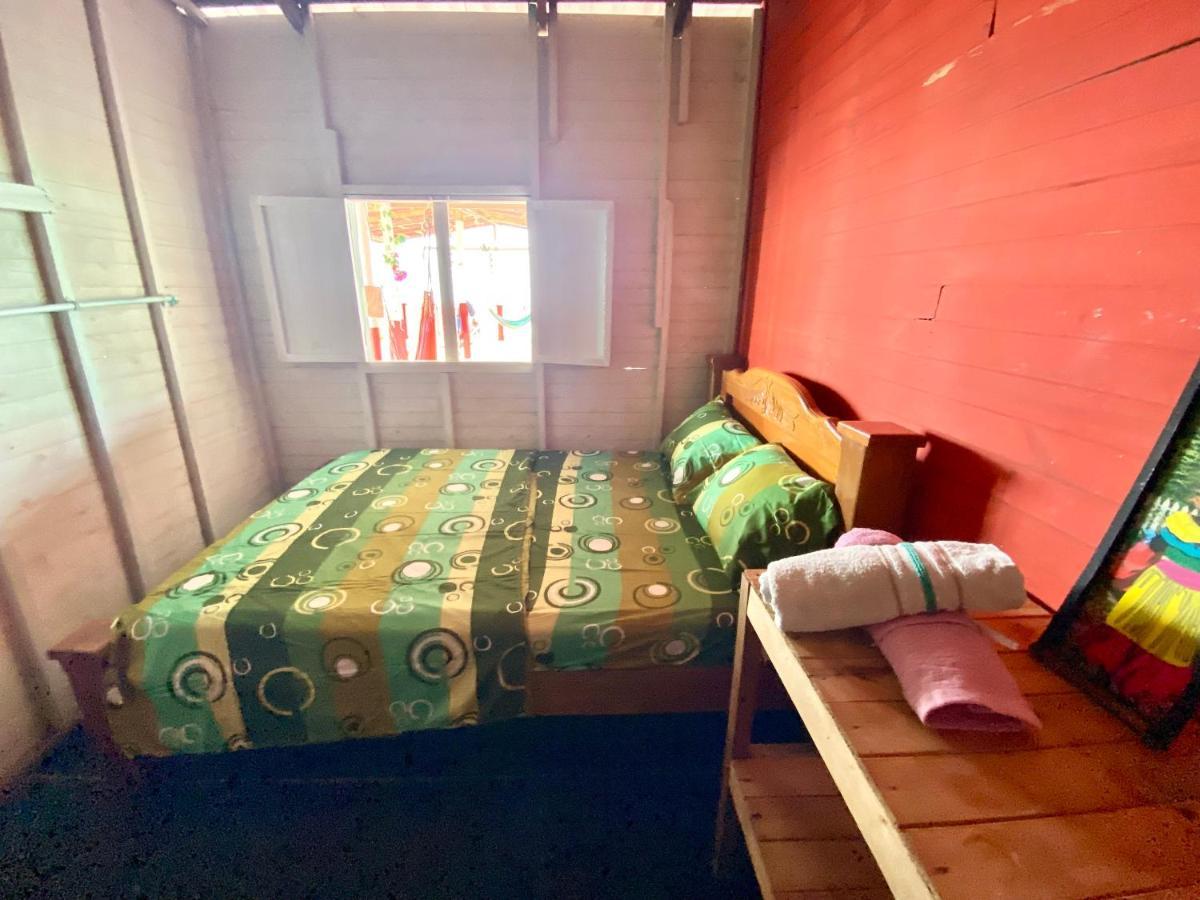 איסלה מוקורה Hostal Paraiso מראה חיצוני תמונה