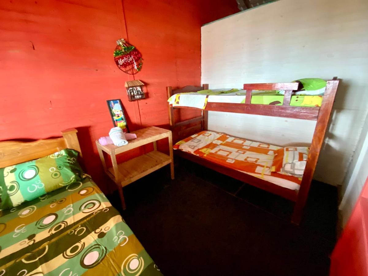 איסלה מוקורה Hostal Paraiso מראה חיצוני תמונה