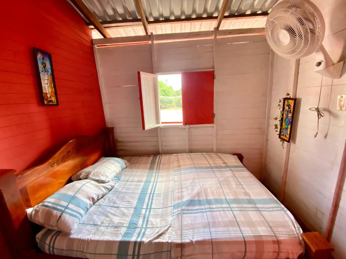 איסלה מוקורה Hostal Paraiso חדר תמונה