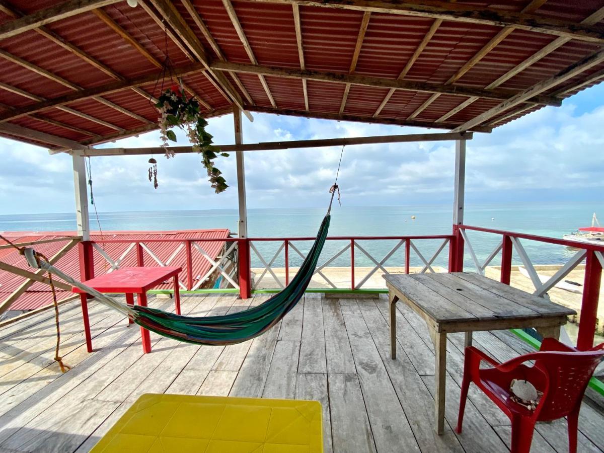 איסלה מוקורה Hostal Paraiso מראה חיצוני תמונה